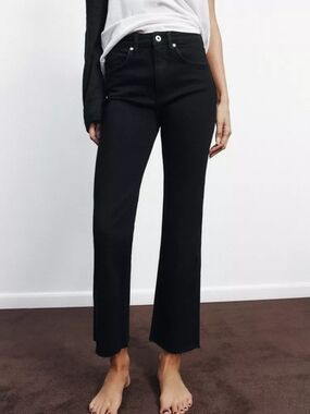 Zara Black Cropped Straight Jeans - Women